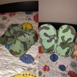 Freshly Picked size 1 Camo moccs